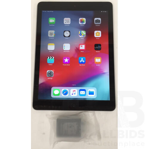 Apple (A1475) 9.7-Inch Cellular 16GB IPad Air