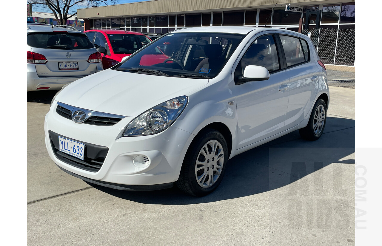 7/2010 Hyundai i20 Active PB 5d Hatchback White 1.4L