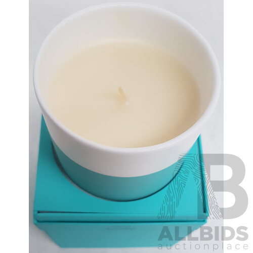 Tiffany & Co. Colour Block Candle 210g (Jasmine, 7.40 Oz)