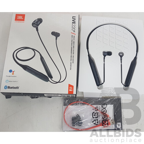 JBL Live 220 in-Ear Wireless Headphones (Black)