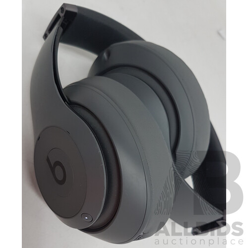 Beats Studio3 Wireless Over-Ear Headphones (Grey) - Missing Inclusions - ORP $389.00