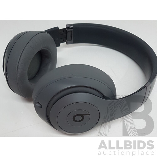 Beats Studio3 Wireless Over-Ear Headphones (Grey) - Missing Inclusions - ORP $389.00