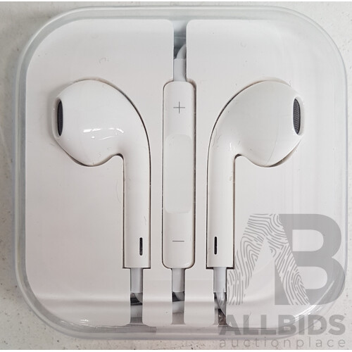 Apple EarPods With 3.5mm Headphone Plug