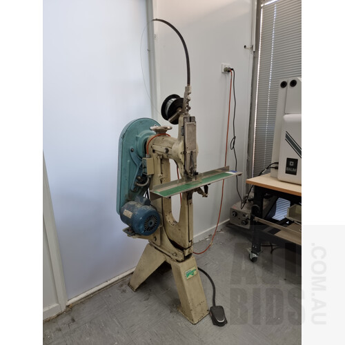 Bostitch 'Bronco' Wire Stitcher