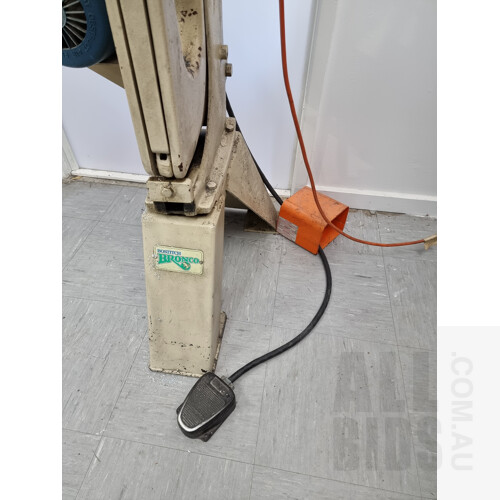 Bostitch 'Bronco' Wire Stitcher