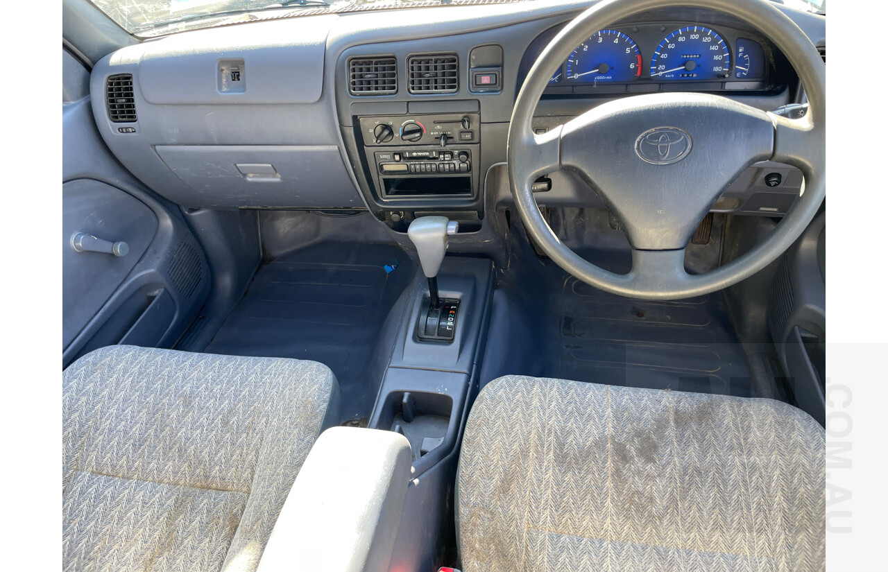 4/2003 Toyota Hilux  RZN149R Dual Cab P/Up White 2.7L