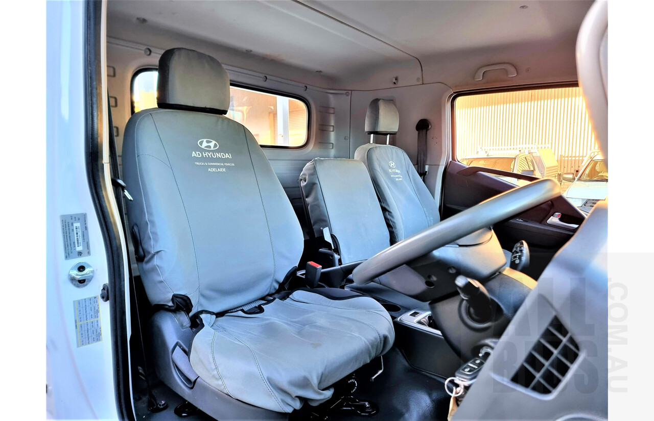 6/2018 Hyundai Mighty Super Cab EX8 QT-2 2d Tabletop Truck White 3.9L Turbo Diesel