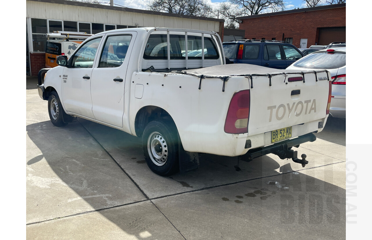 4/2005 Toyota Hilux Workmate TGN16R Dual Cab P/Up White 2.7L