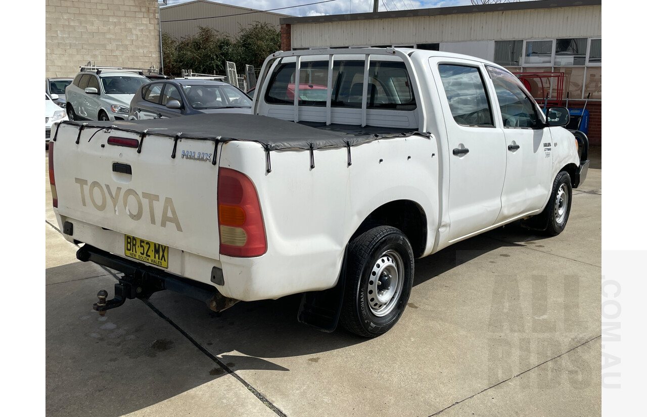 4/2005 Toyota Hilux Workmate TGN16R Dual Cab P/Up White 2.7L