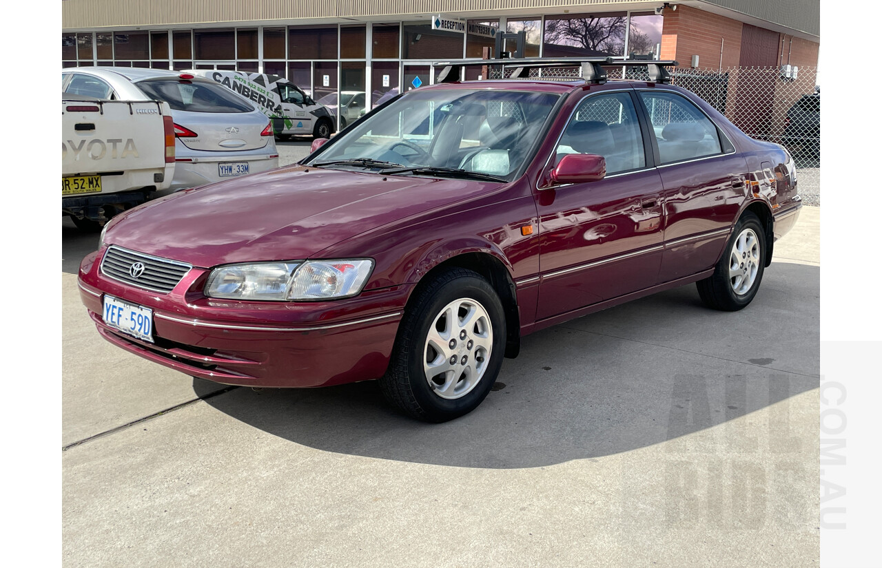 4/1999 Toyota Vienta Grande MCV20R 4d Sedan Maroon 3.0L