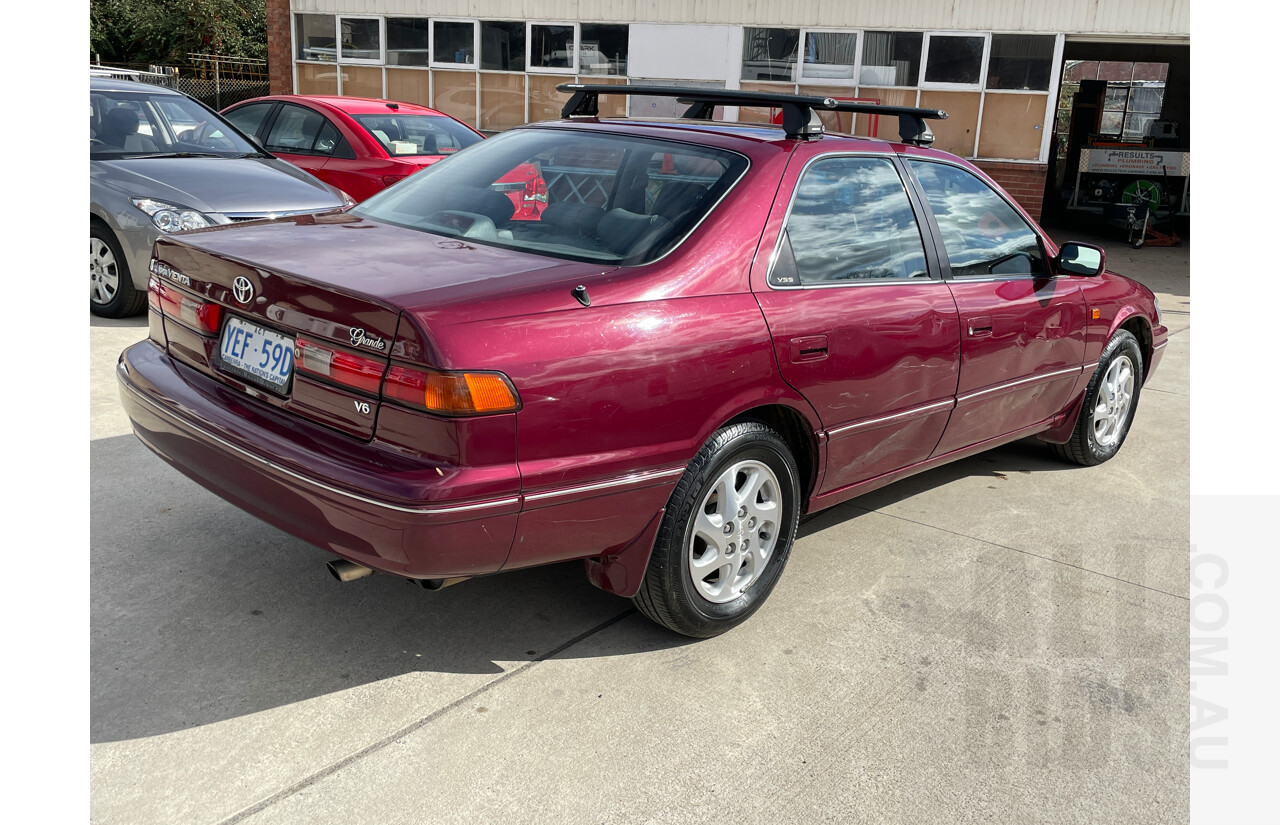 4/1999 Toyota Vienta Grande MCV20R 4d Sedan Maroon 3.0L