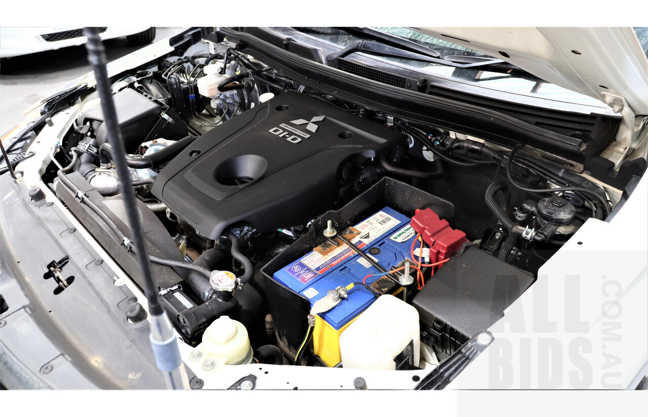 6/2016 Mitsubishi Triton GLX (4x4) MY16 Dual C/Chas White 2.4L Turbo Diesel