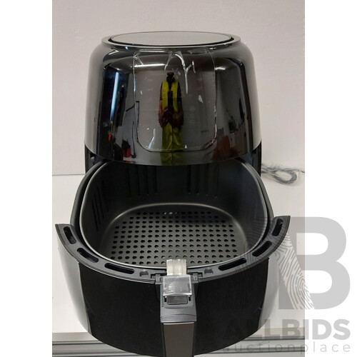 Kogan (KA7LDGAFRYA) 8.2L Digital 1800W Air Fryer - ORP $119