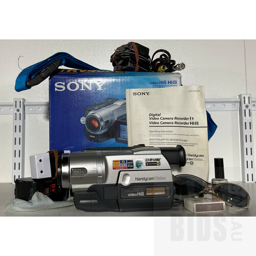 Sony Handycam Vision Steady Shot CCD-TRV408E PAL Video Hi8 Camera in Original Box With Cables, Battery and Other Assorted Items