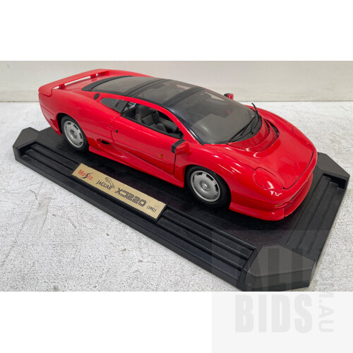 Maisto Jaguar XJ220 Diecast Model Car 1/12 Scale