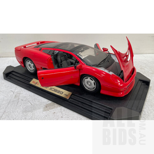 Maisto Jaguar XJ220 Diecast Model Car 1/12 Scale