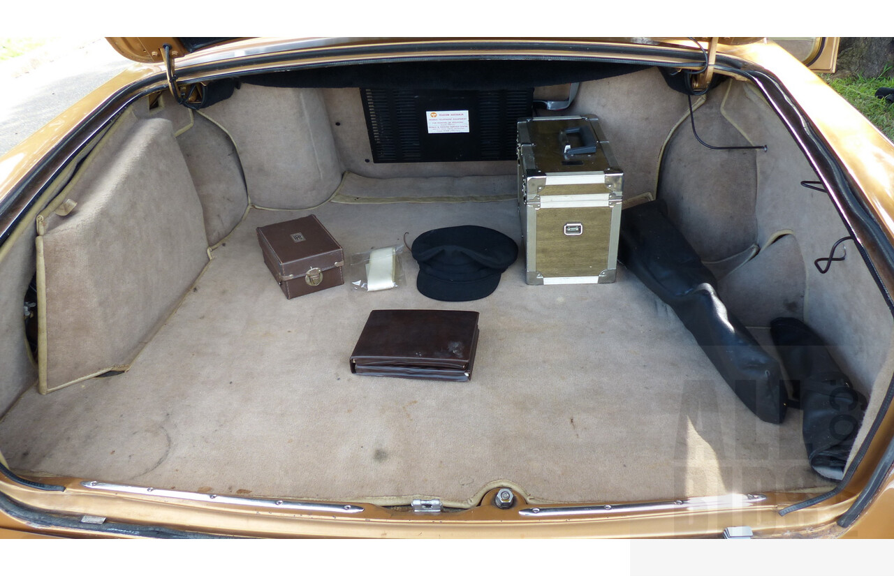 2/1979 Rolls-Royce Silver Shadow II 4d Saloon Gold 6.8L V8