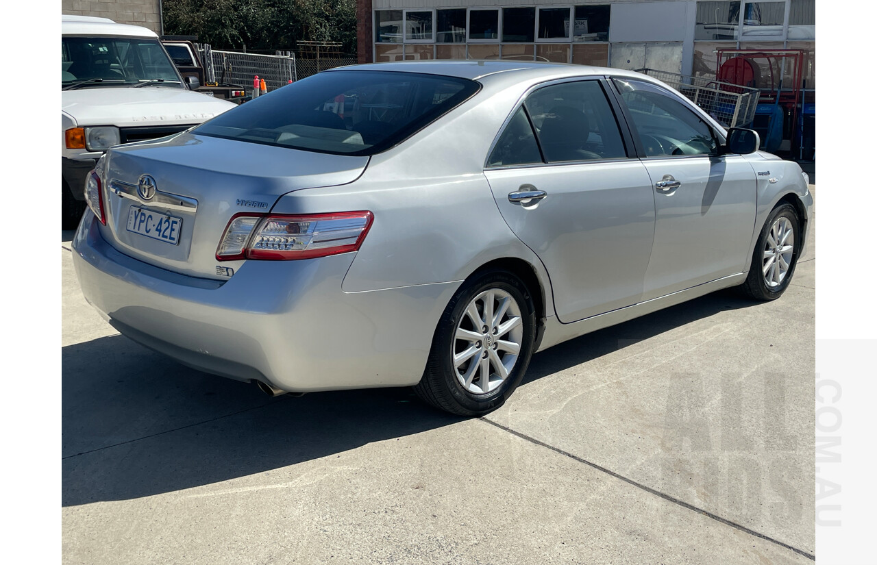 10/2011 Toyota Camry Hybrid AHV40R 4d Sedan Silver 2.4L