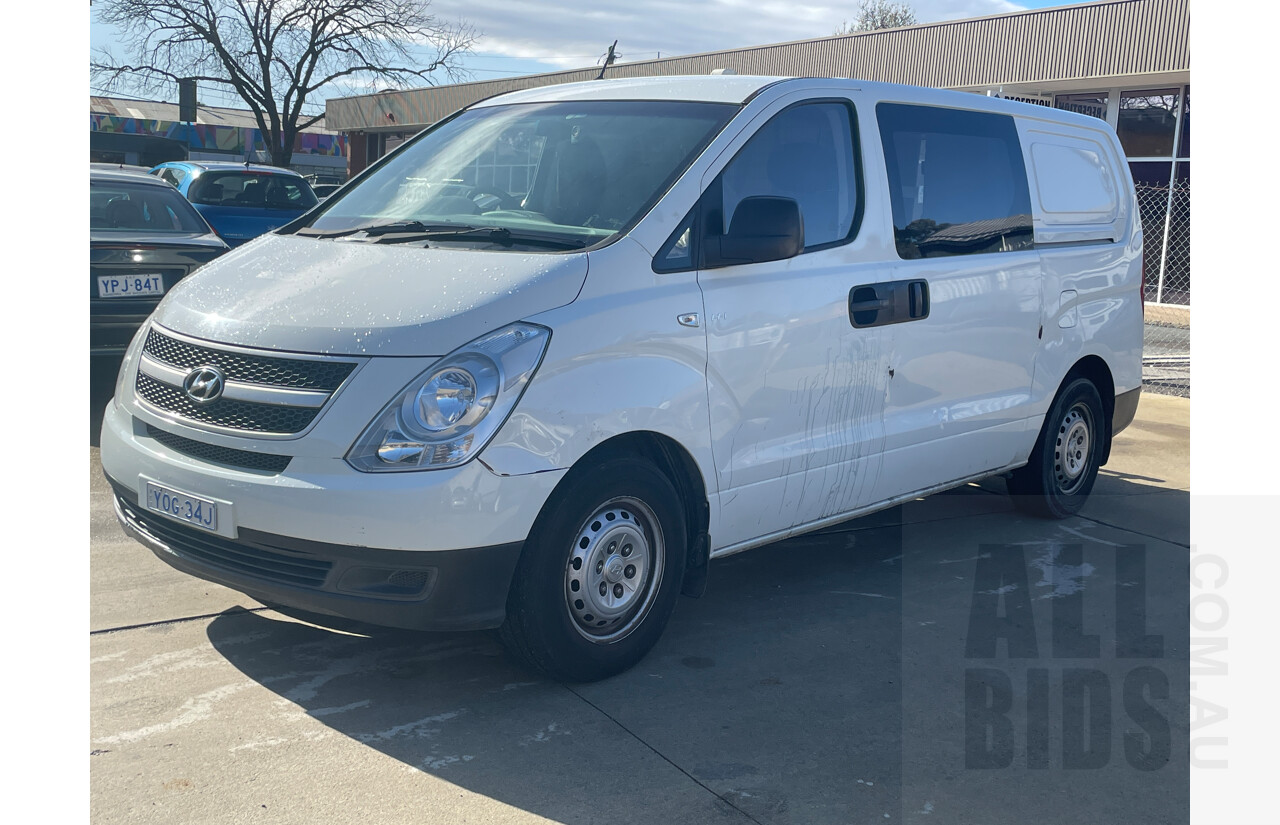 5/2011 Hyundai Iload  TQ MY11 4d Van White 2.5L