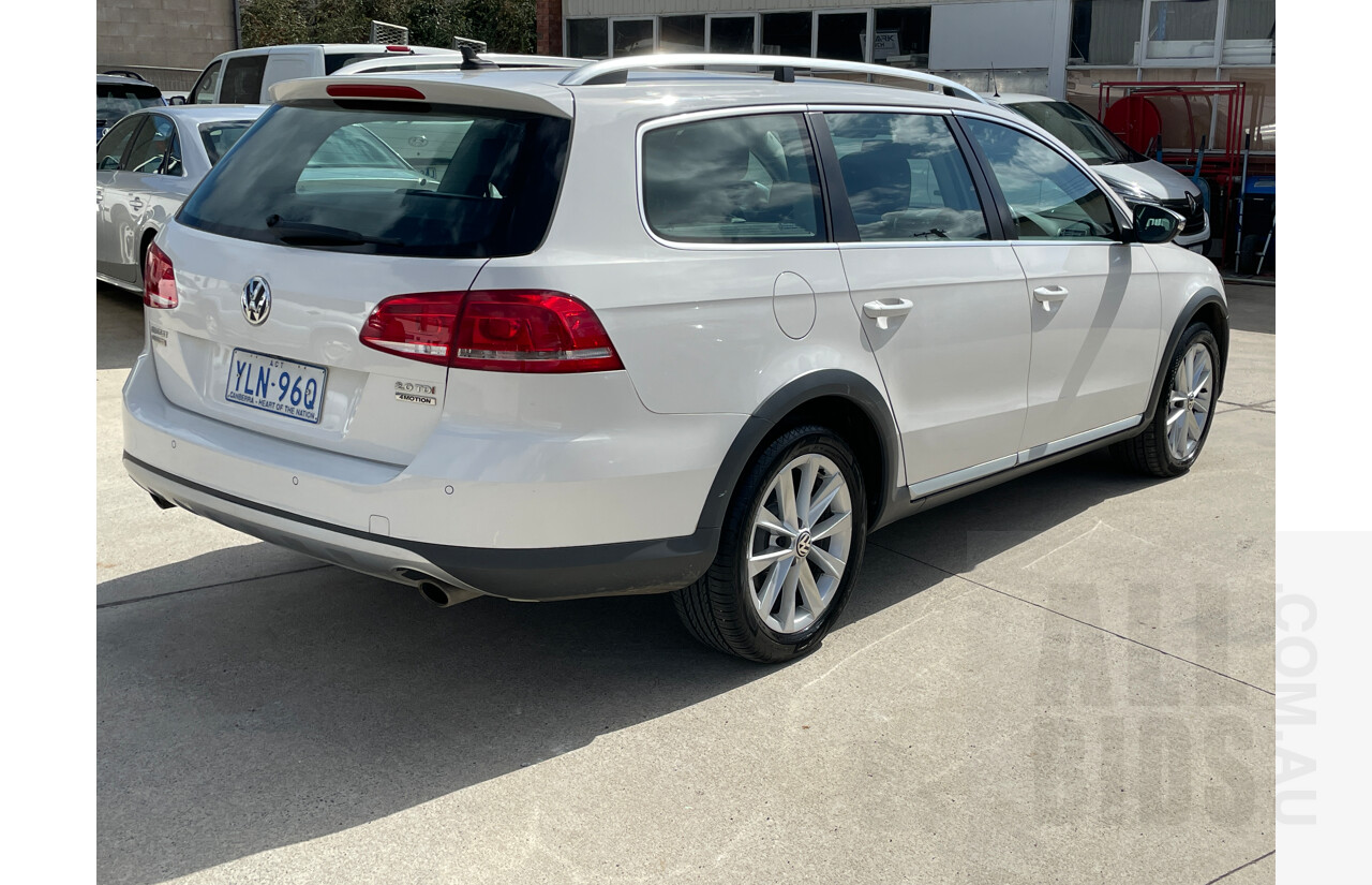 2/2014 Volkswagen Passat Alltrack 3C MY14 4d Wagon White 2.0L