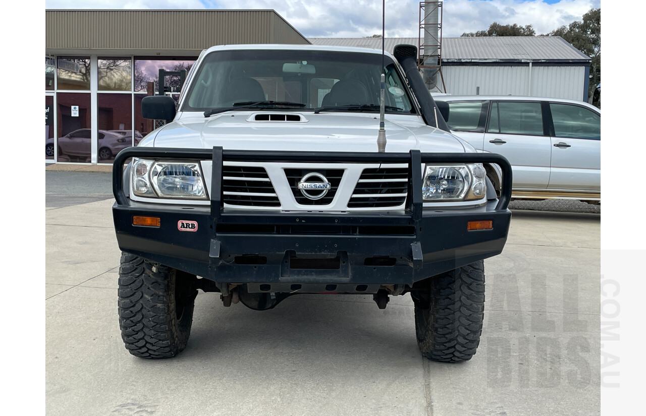 4/2004 Nissan Patrol ST (4x4) GU III 4d Wagon White 3.0L