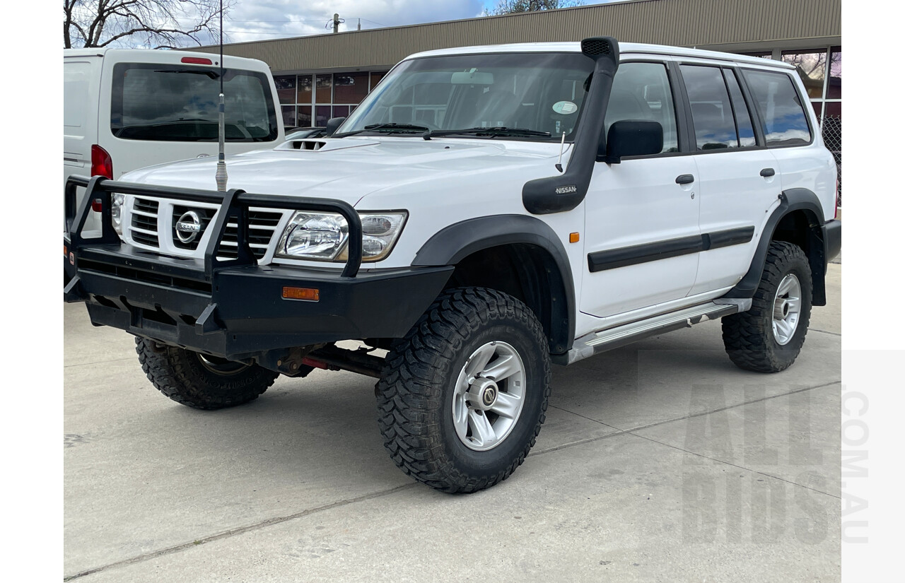 4/2004 Nissan Patrol ST (4x4) GU III 4d Wagon White 3.0L