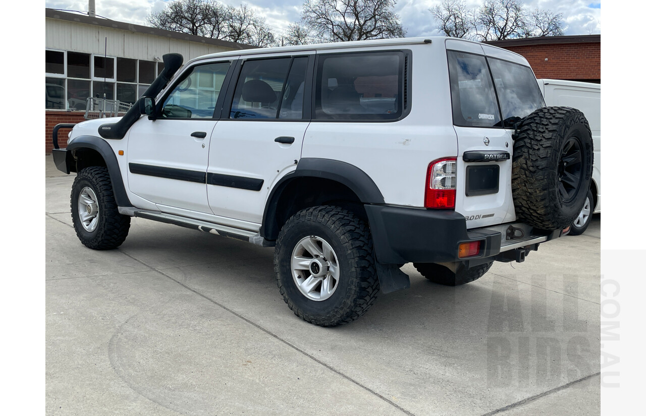 4/2004 Nissan Patrol ST (4x4) GU III 4d Wagon White 3.0L