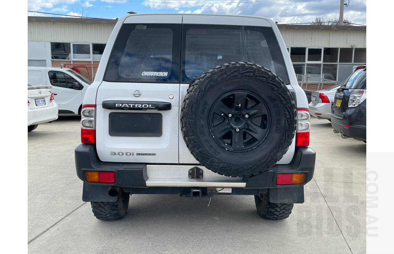 4/2004 Nissan Patrol ST (4x4) GU III 4d Wagon White 3.0L