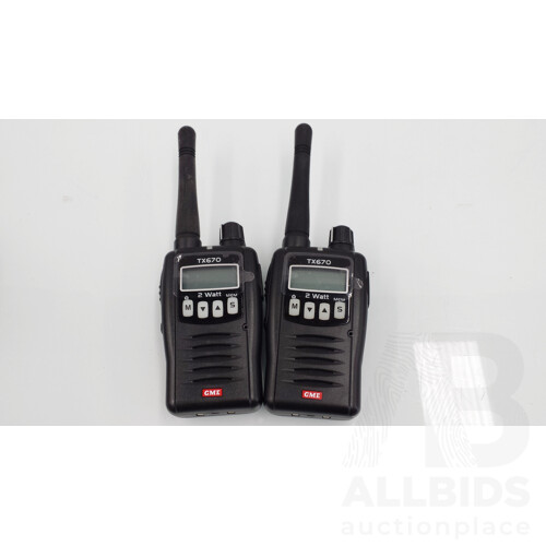 Pair of GME 2 Watt Handheld UHF Radios and Charging Cradle