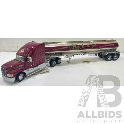 Franklin Mint Mack Truck Diecast Collectablle Detailed Model