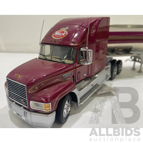 Franklin Mint Mack Truck Diecast Collectablle Detailed Model