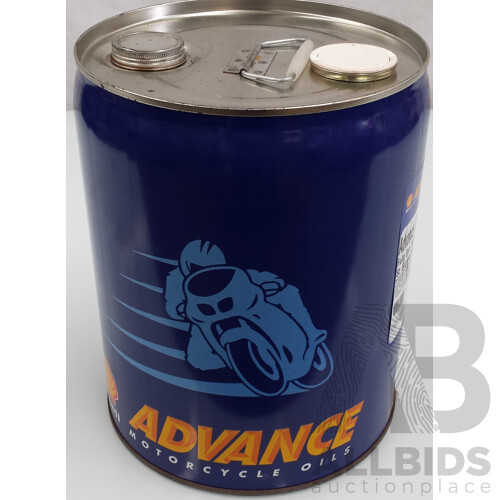 Shell Advance Fully Synthetic 15W/40 Motorcycle Oil - 20 Litres - New