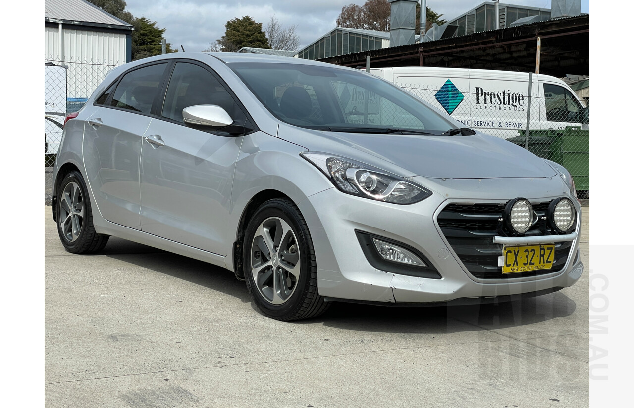 5/2015 Hyundai i30 Active X GD3 SERIES 2 5d Hatchback Silver 1.8L