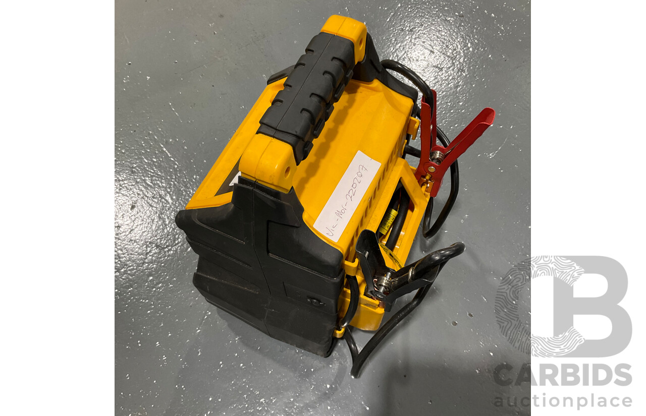 Cat (CJ1000DCPAU) Jumpstarter & Air Compressor - ORP $144.99