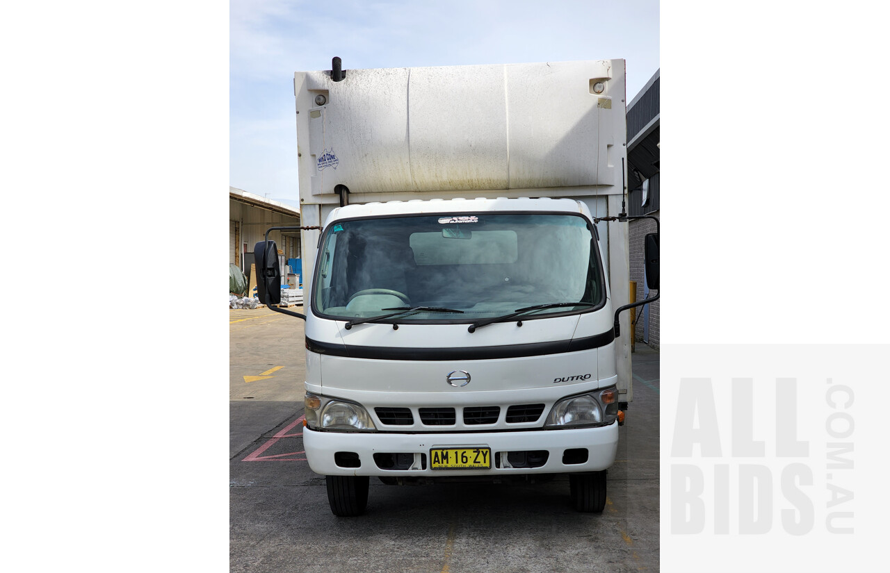 9/2006 Hino Dutro 8.5 XZU434R Curtainsider White 4.6L Turbo Diesel