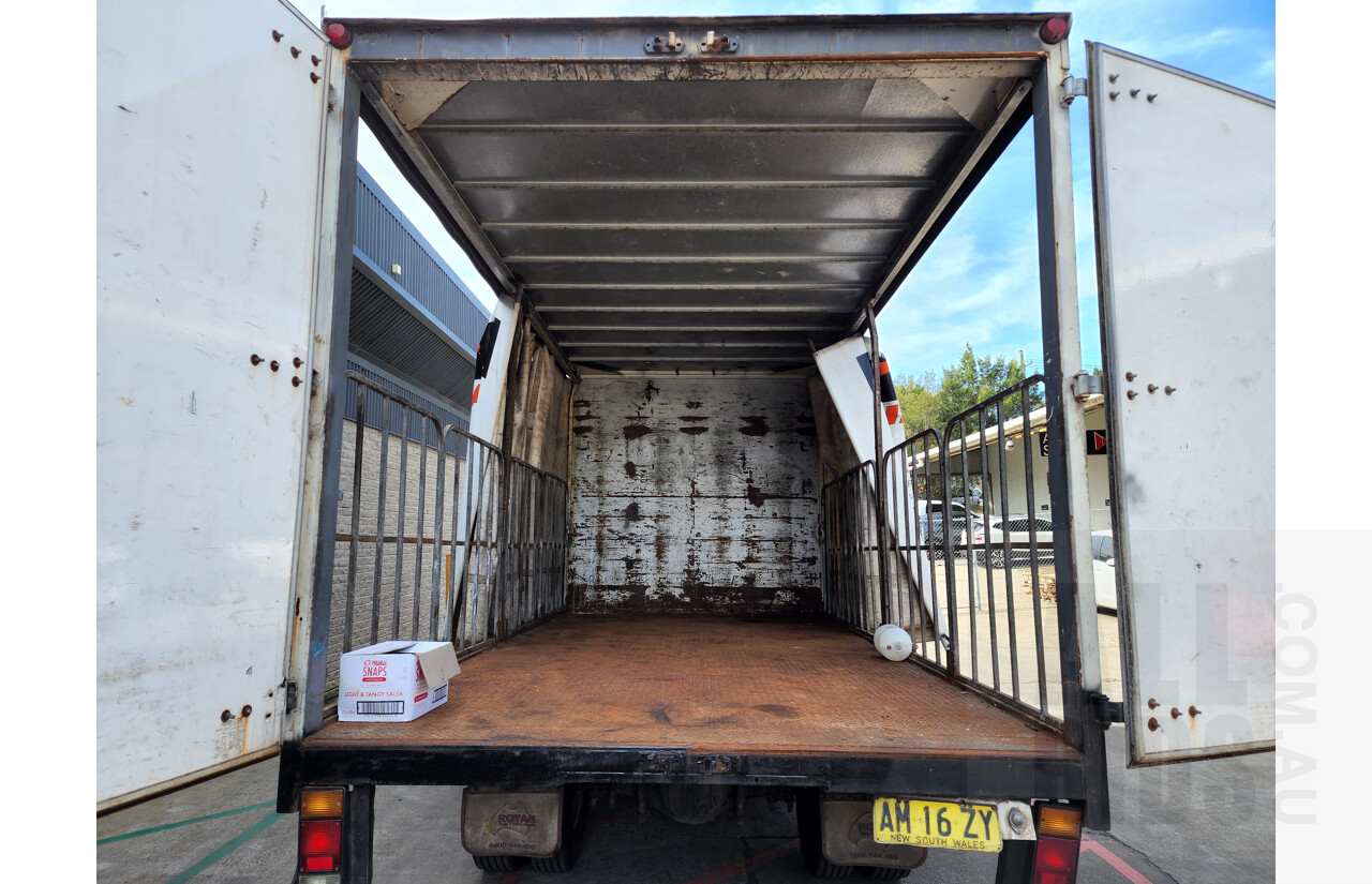 9/2006 Hino Dutro 8.5 XZU434R Curtainsider White 4.6L Turbo Diesel