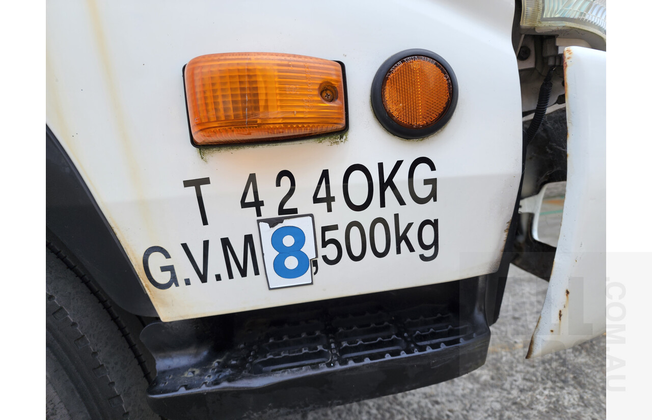 9/2006 Hino Dutro 8.5 XZU434R Curtainsider White 4.6L Turbo Diesel