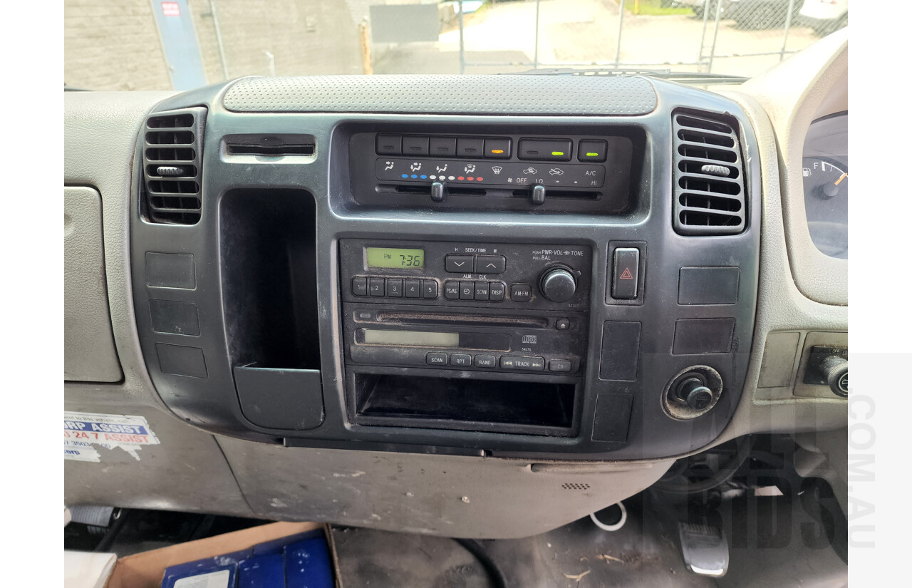 9/2006 Hino Dutro 8.5 XZU434R Curtainsider White 4.6L Turbo Diesel