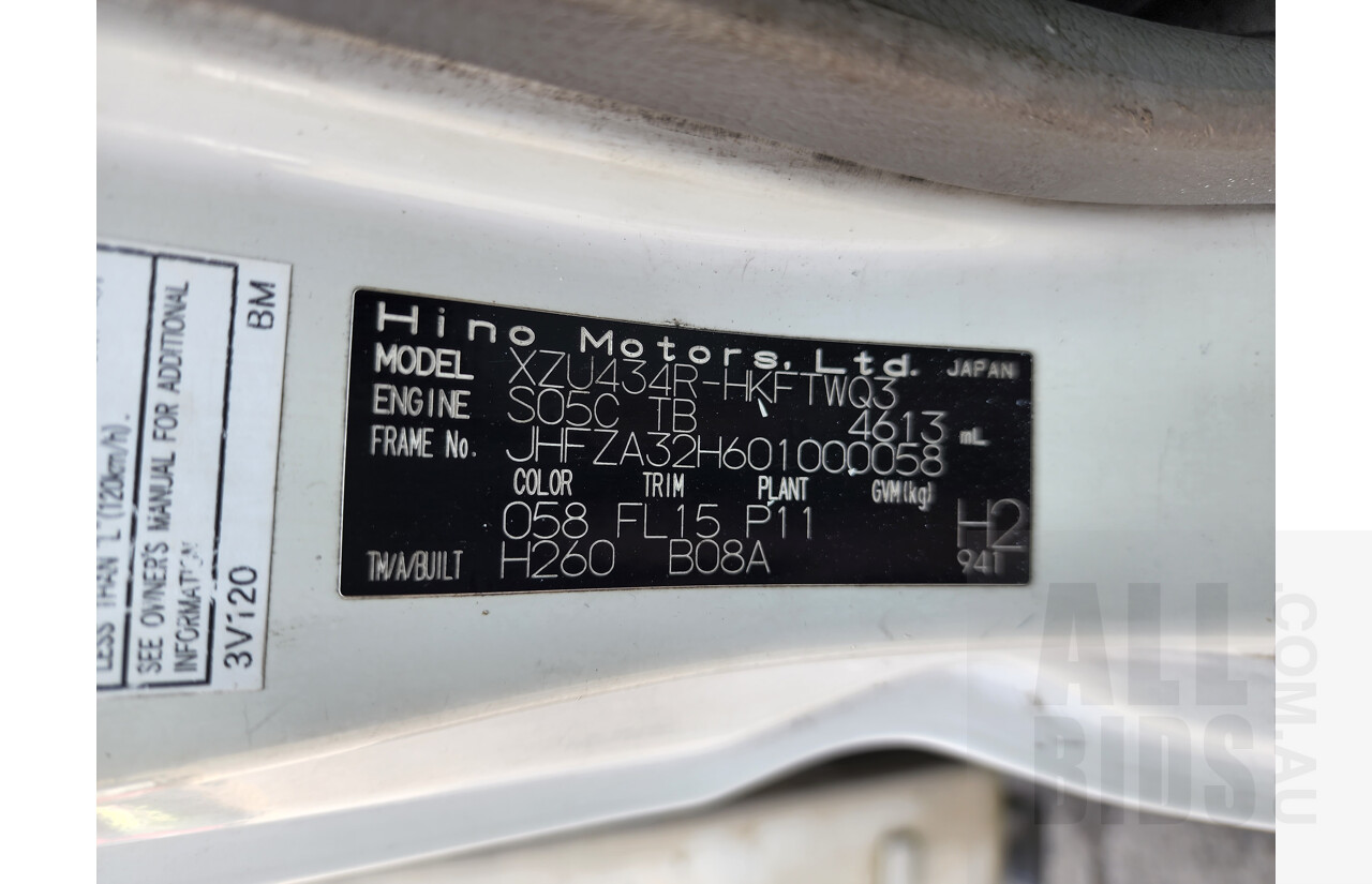 9/2006 Hino Dutro 8.5 XZU434R Curtainsider White 4.6L Turbo Diesel