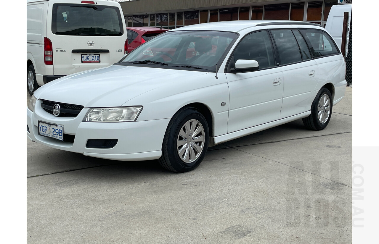 1/2007 Holden Commodore Acclaim VZ MY06 UPGRADE 4d Wagon White 3.6L