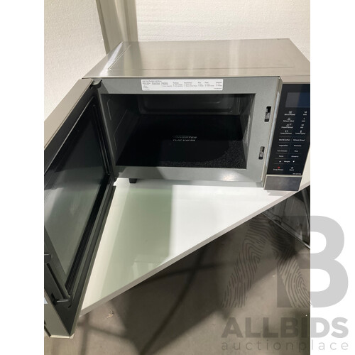 Panasonic (NN-SF5745) Stainless-Microwave Oven - ORP $409.00