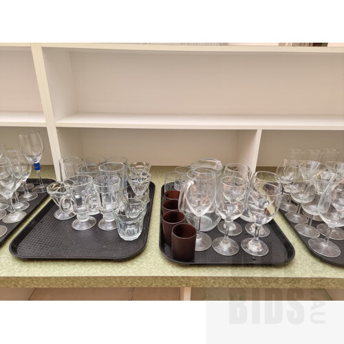 Bulk Quantity of Restaurant Glassware