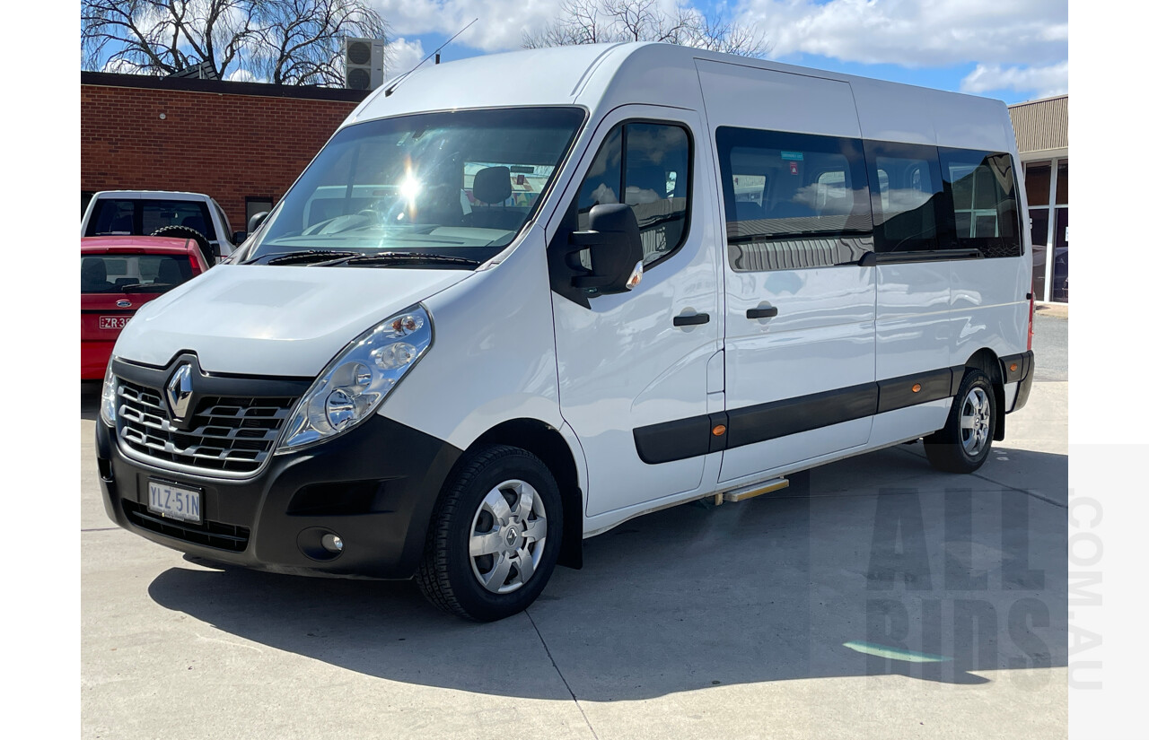 3/2017 Renault Master 12 Passenger Bus White 2.3L