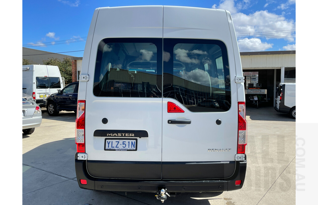 3/2017 Renault Master 12 Passenger Bus White 2.3L