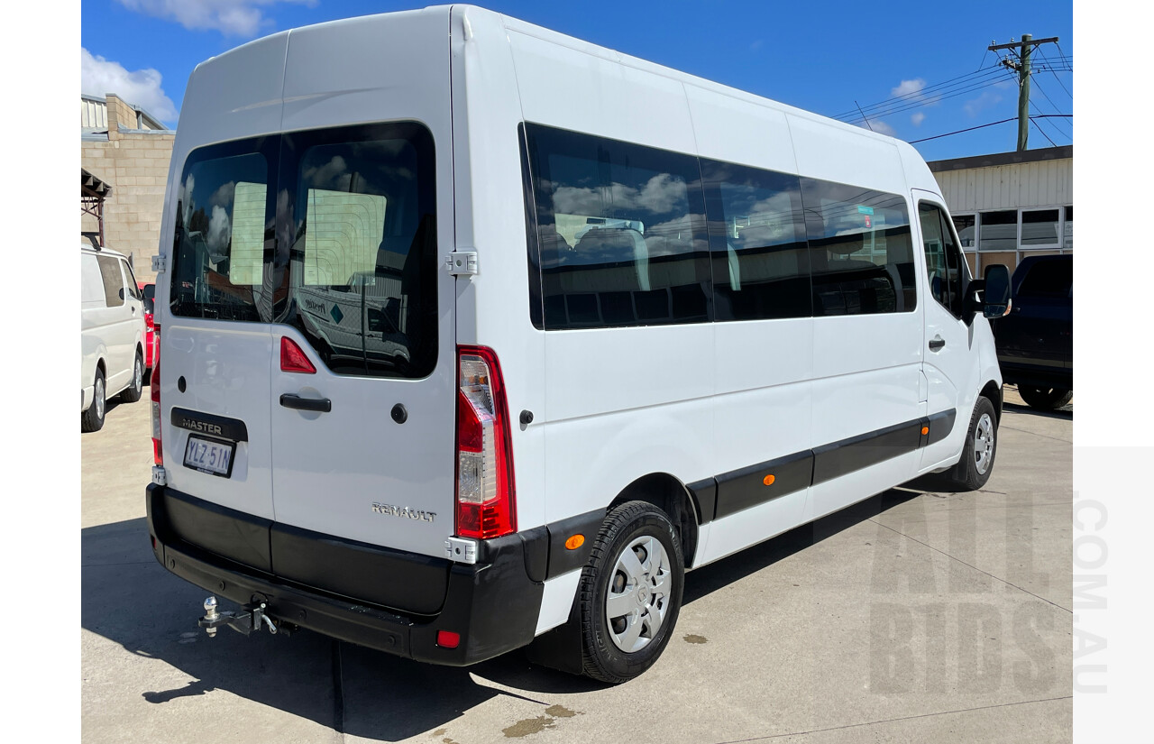 3/2017 Renault Master 12 Passenger Bus White 2.3L