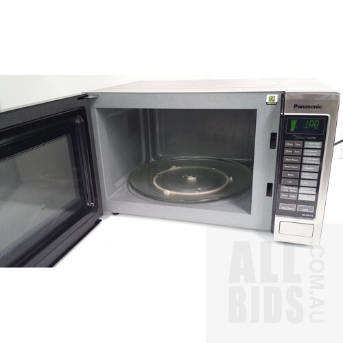 Panasonic NN-ST671S 1100W Inverter Microwave Oven