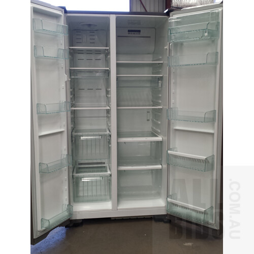 Westinghouse 610 Litre Stainless Steel Side by Side Fridge/Freezer