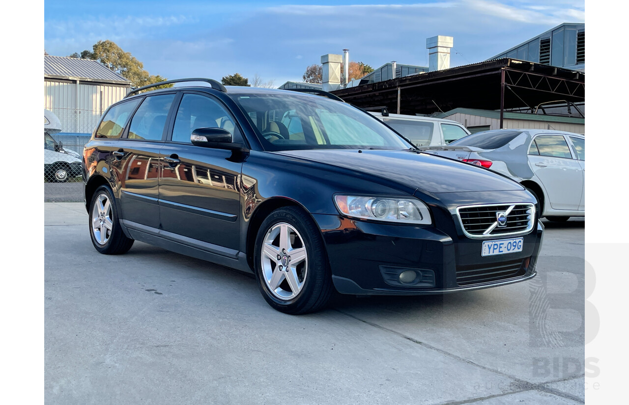 12/2008 Volvo V50 2.4 S MY09 4d Wagon Black 2.4L