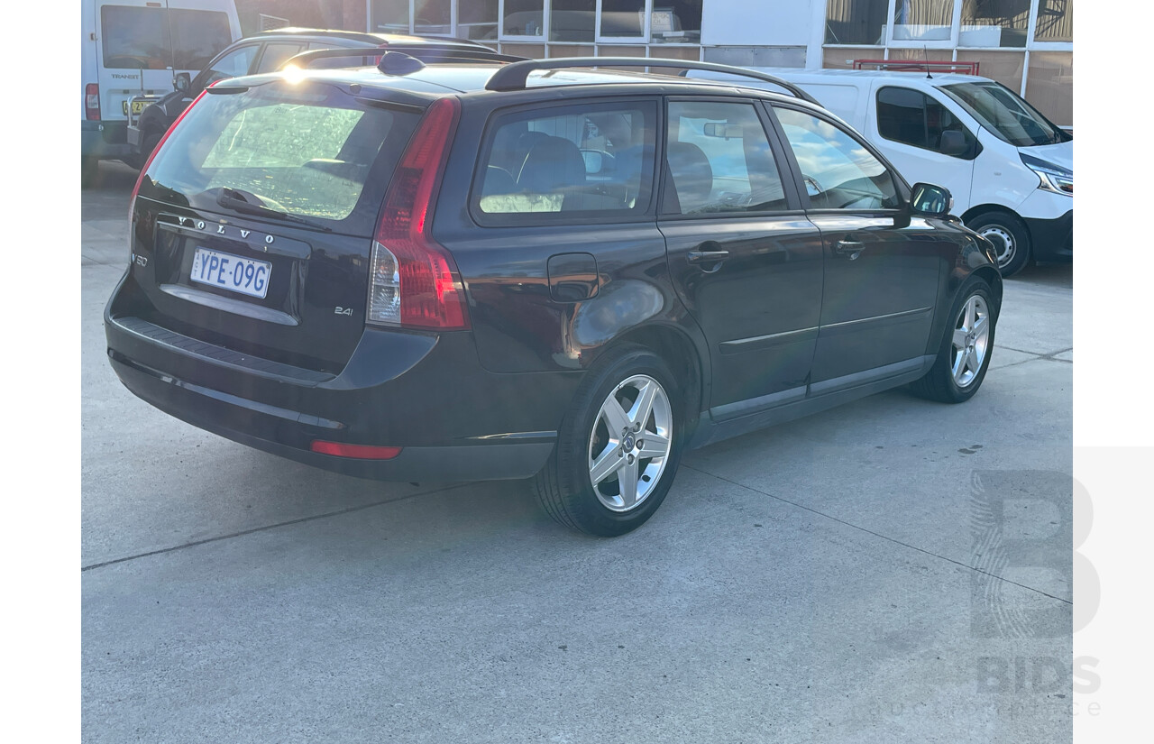 12/2008 Volvo V50 2.4 S MY09 4d Wagon Black 2.4L