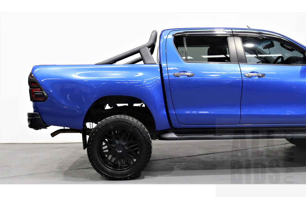 10/2015 Toyota Hilux SR5 (4x4) GUN126R Dual Cab Utility Blue 2.8L